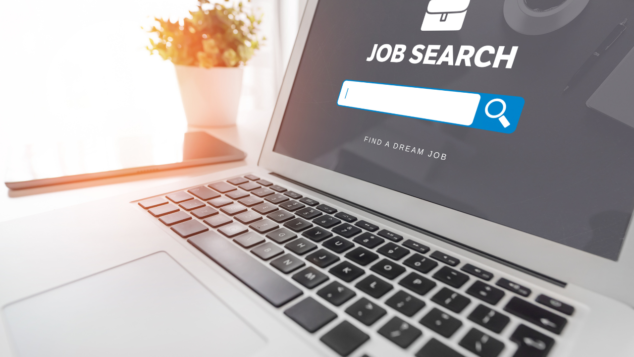 Leveraging Social Media in 2025 For First Job Search